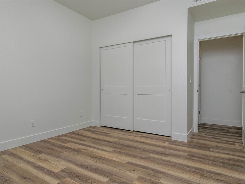 Building Photo - 150 S 800 E