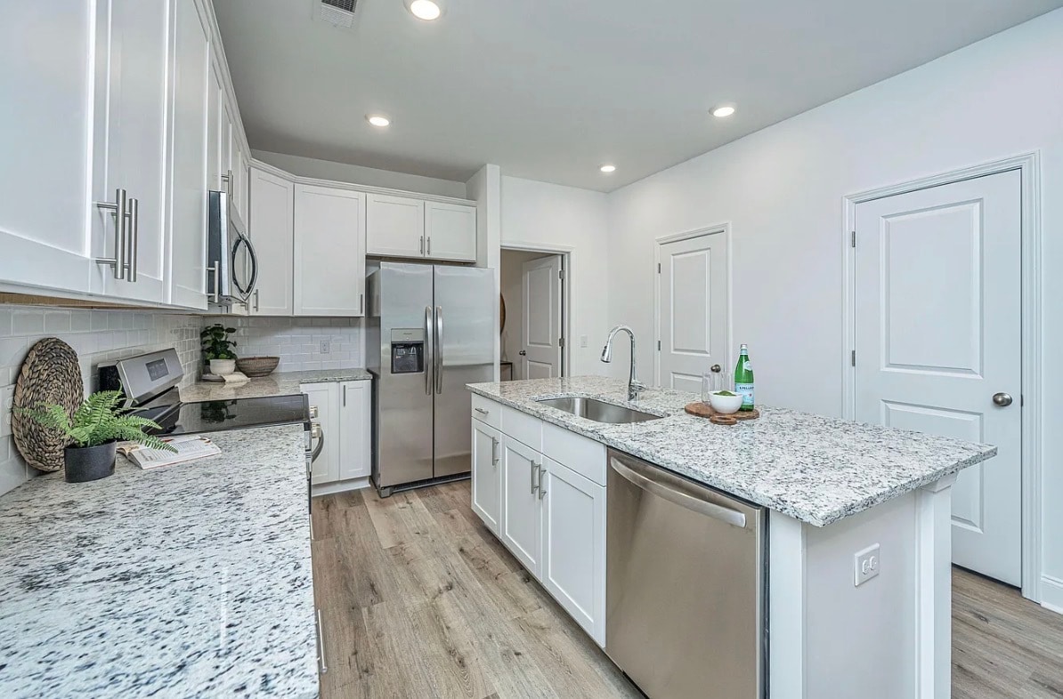 Building Photo - 102 Twin Rivers Dr