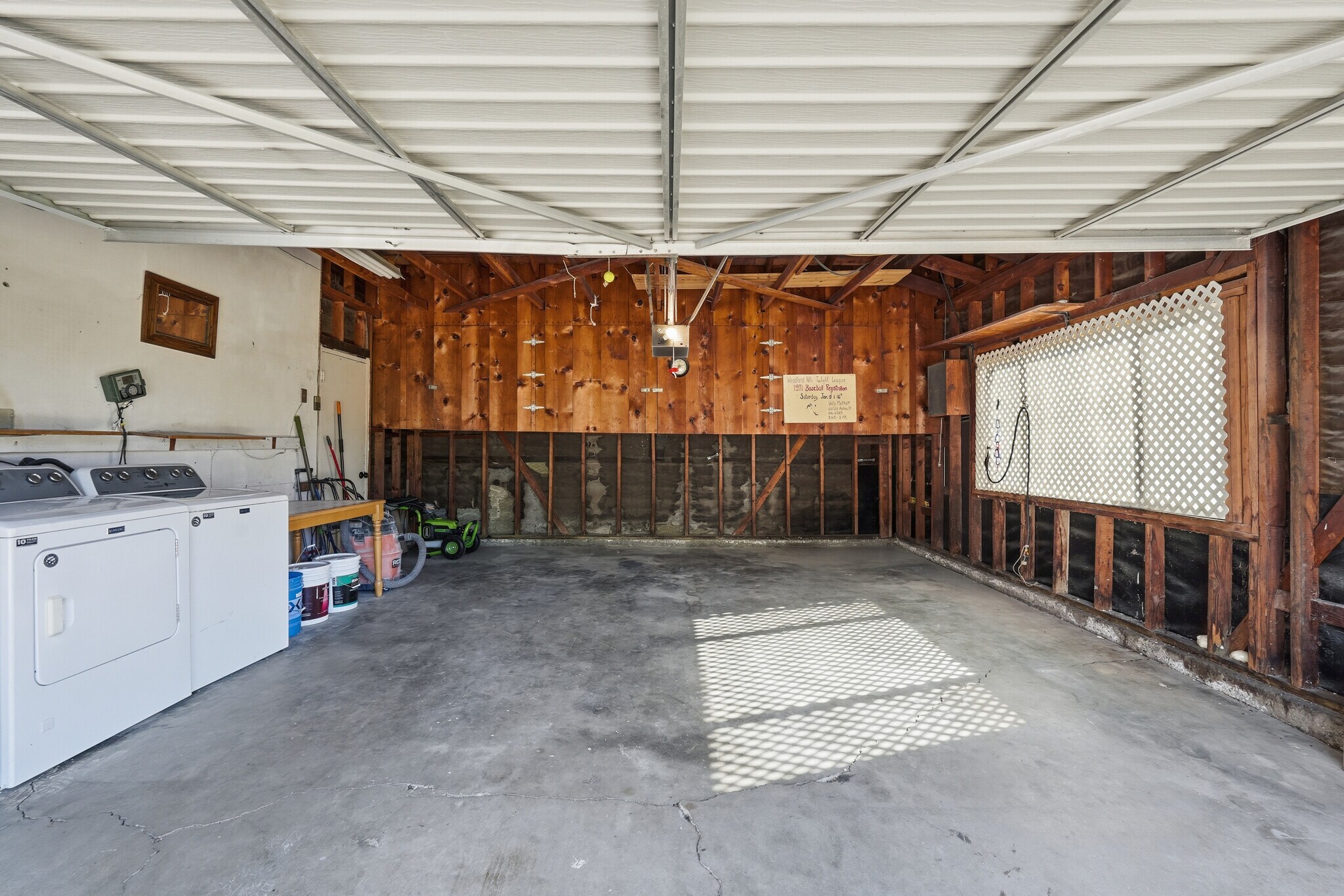 Building Photo - 23723 Aetna St