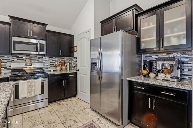 Building Photo - 14905 Tierra Escape Ave