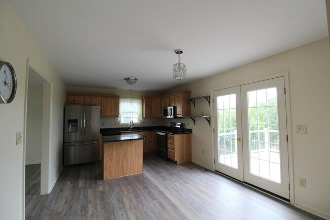 Building Photo - 1311 Stonechris Dr