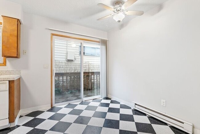 Building Photo - Remodeled 2 bedroom across from Providence...