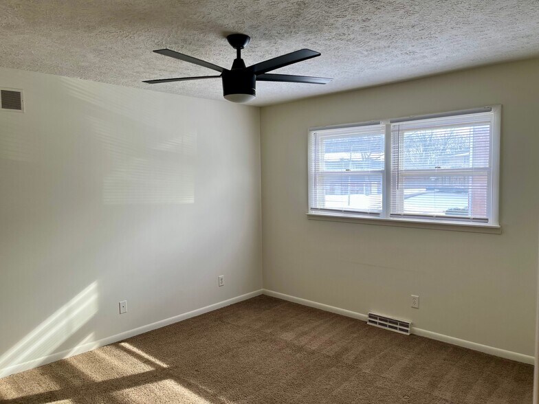 Building Photo - 201 W Shelbourne Dr