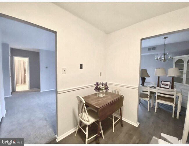 Building Photo - 7 Rockford Rd