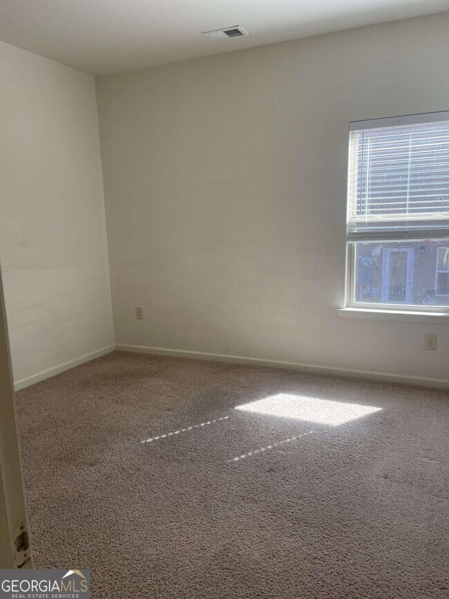 Building Photo - 1418 Haynescrest Ct