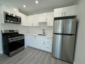 Building Photo - 11517 Balboa Blvd