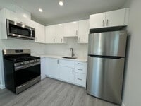 Building Photo - All New 1 bedroom 1 bath ADU with a Private Yard Ready to move in