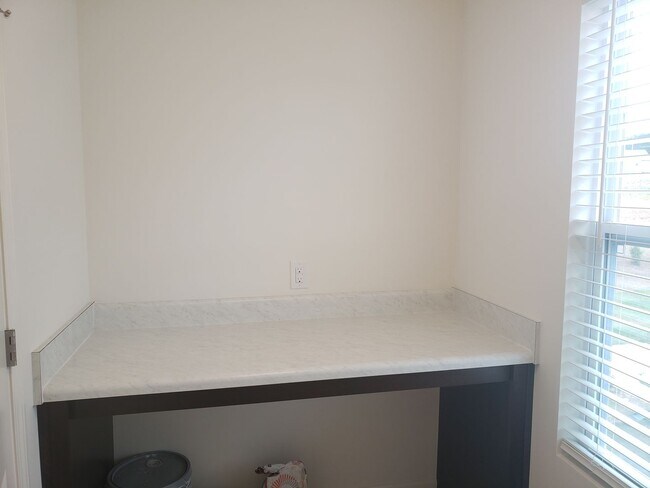 Building Photo - 3465 Vickrey Meadow Dr