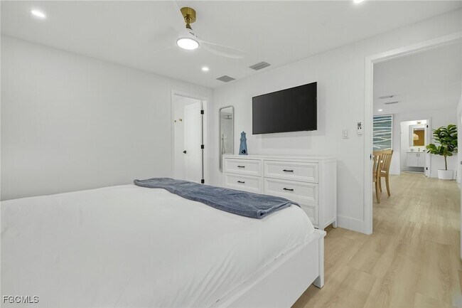 Building Photo - 1377 Sand Castle Rd