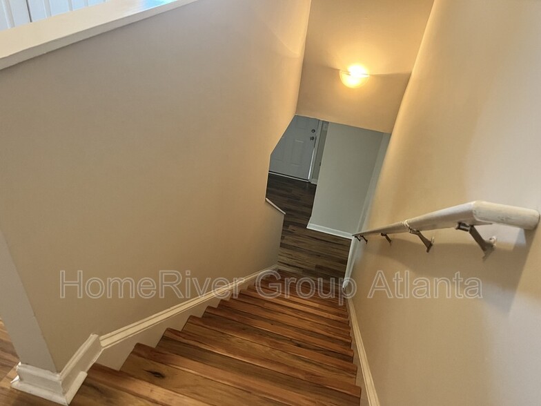 Building Photo - 11424 S Grove Dr