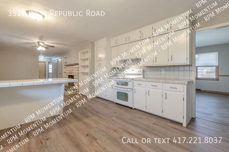 Building Photo - 3510 W Republic Rd