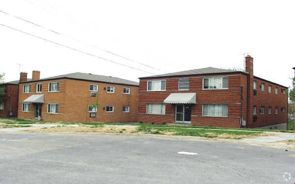 3556 - 3598 Robroy Dr - Robroy Apartments