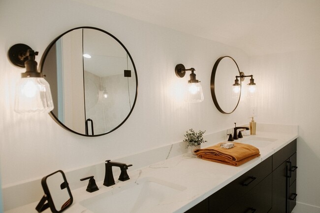 Building Photo - 2 Bed/2 Bath Historic Church Conversion in...