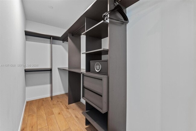 Building Photo - 398 NE 5th St