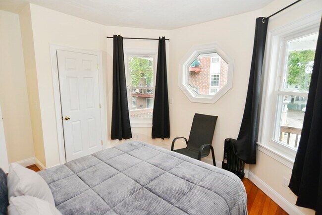 Building Photo - 11 Ballard St