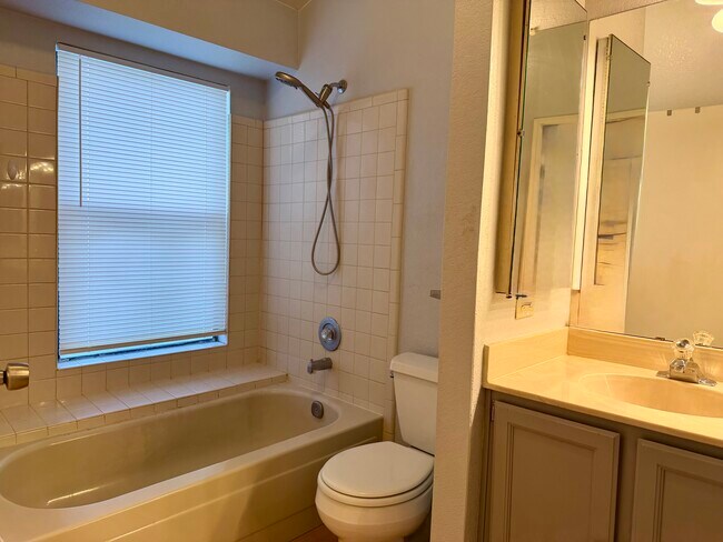 Building Photo - 4871 W Condor Dr