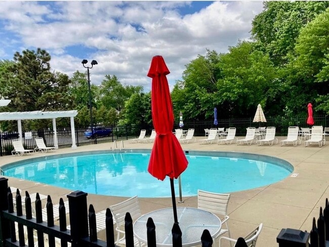 Building Photo - 650 Perrie Dr