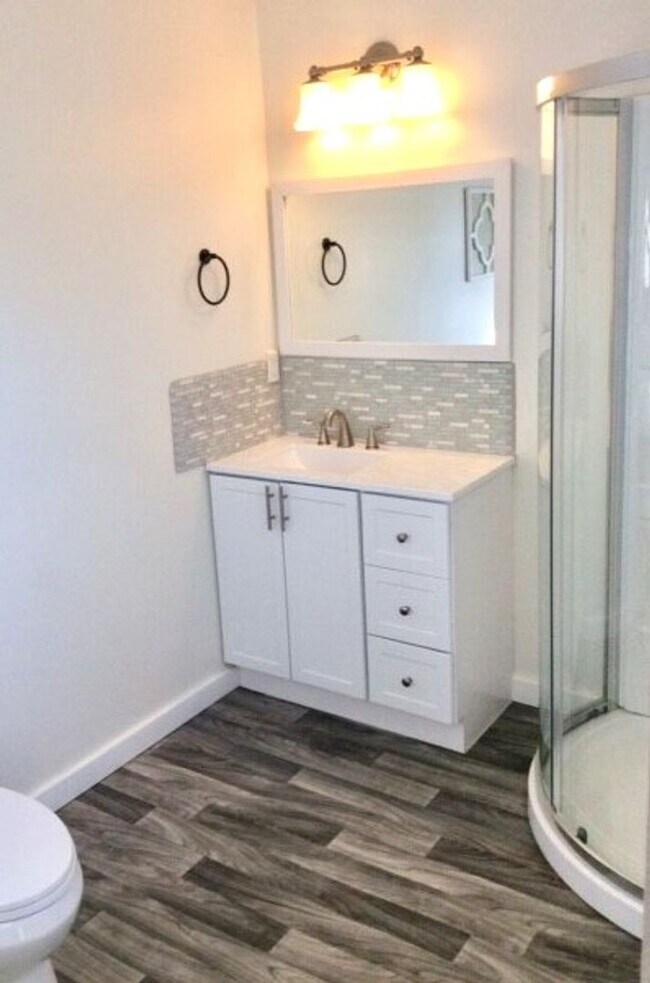 Building Photo - 1178 E 8th St