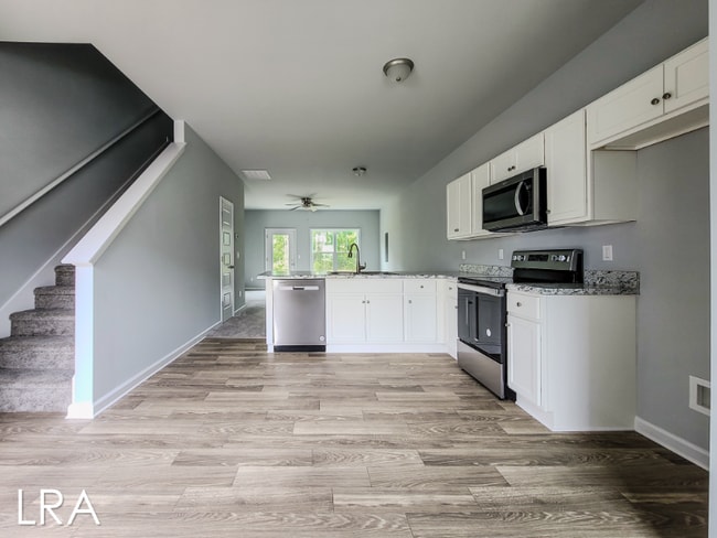 Building Photo - 185 Buckhorn Ave