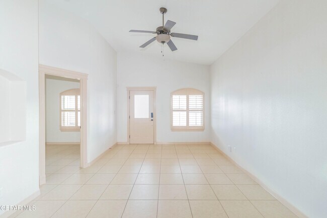 Building Photo - 5349 Jose Duran Ln