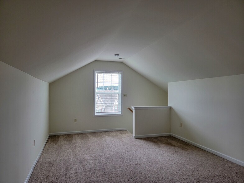 Building Photo - 202 Mount Olive Ln