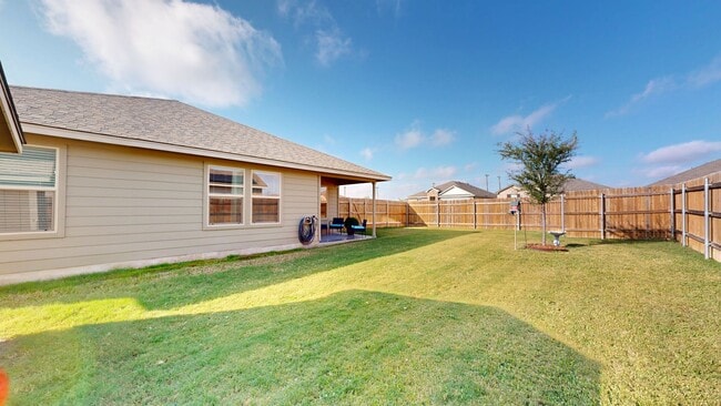 Building Photo - Stunning 4 bedroom home in pristine condition!!!