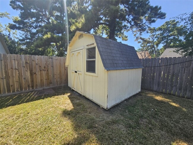 Building Photo - 2519 Piddler Dr
