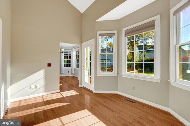 Building Photo - 47001 Smithwood Ct