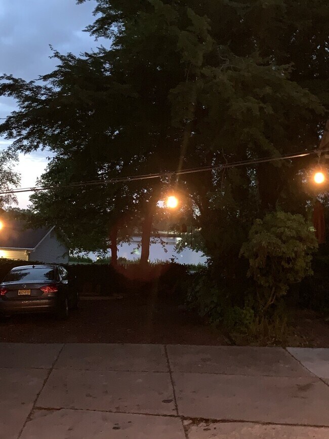 backyard, river view, 2-3 parking spots,(hot tub not included) - 135 E Wayne Ter