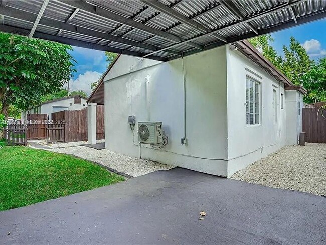 Building Photo - 9533 NW 3rd Ave