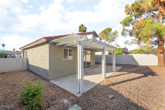 Building Photo - 603 Carleton Dr