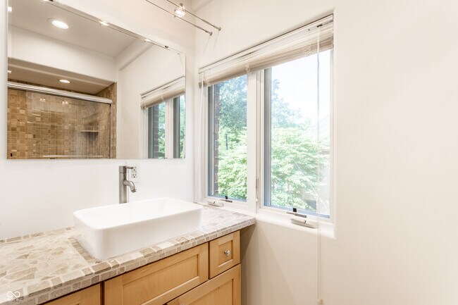 Building Photo - 5758 Wildwood Ave