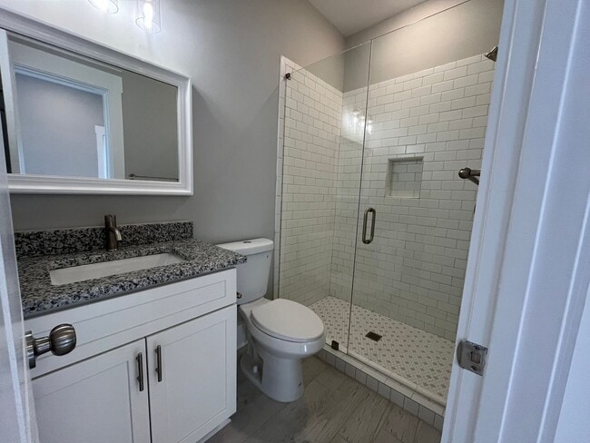 Building Photo - Spacious 3BR/2BA Apartment – Perfect for SCAD Students!