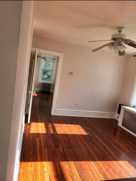 Building Photo - 163 Sumac St