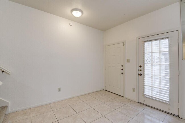 Building Photo - 6000 Reims Rd