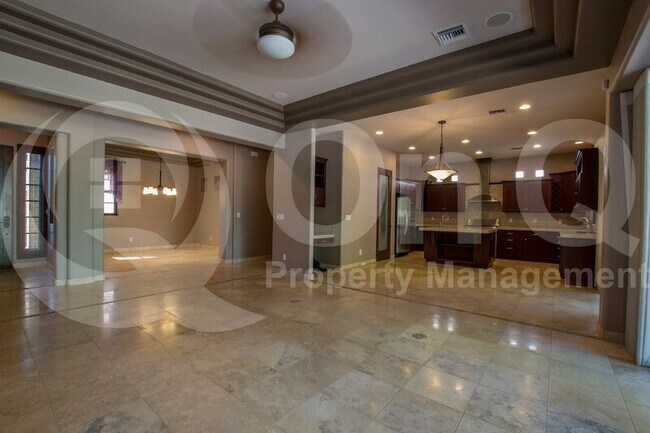 Building Photo - 1326 E Catamaran Dr