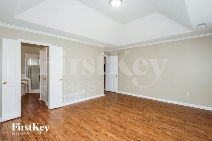 Building Photo - 10166 Green Moss Dr N