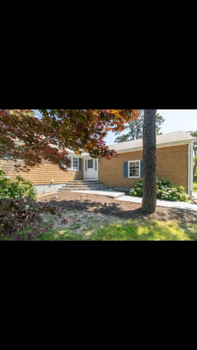 Building Photo - 76 Bay Rd