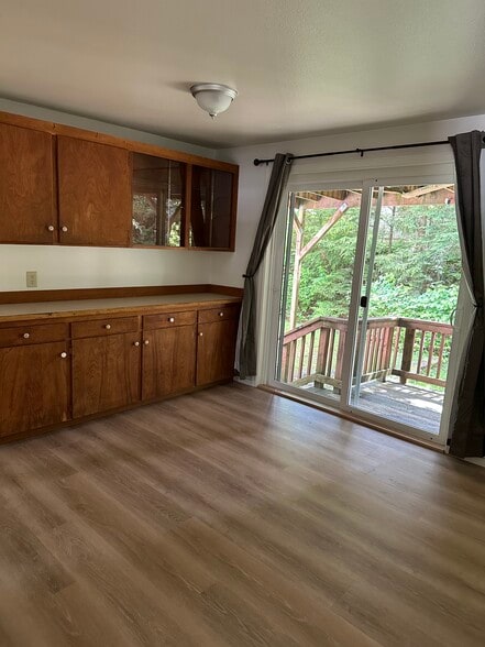 Building Photo - 1229 Black Bear Rd