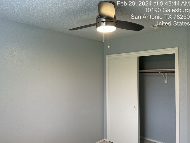 Building Photo - Comfort and Convenience Awaits YOU!