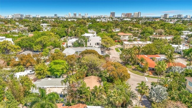 Building Photo - 1419 NE 4th Ct