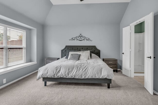 Building Photo - 6548 Fairview Dr