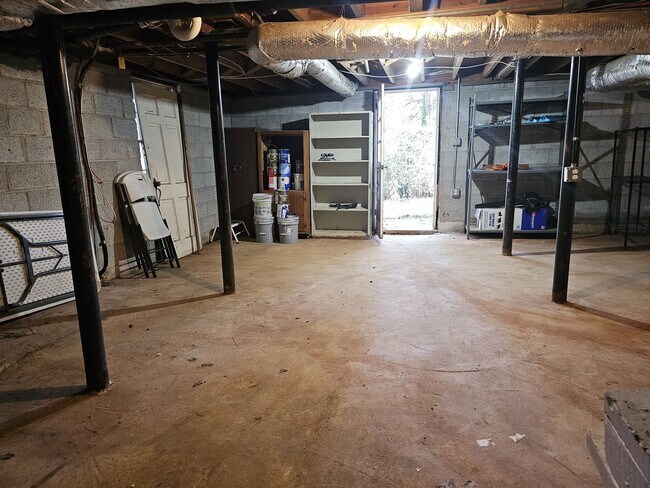 Building Photo - 3085 Stantondale Dr