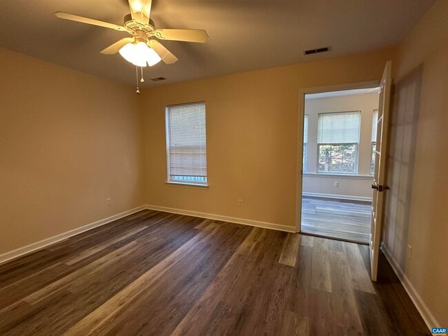 Building Photo - 1422 Lilac Ct