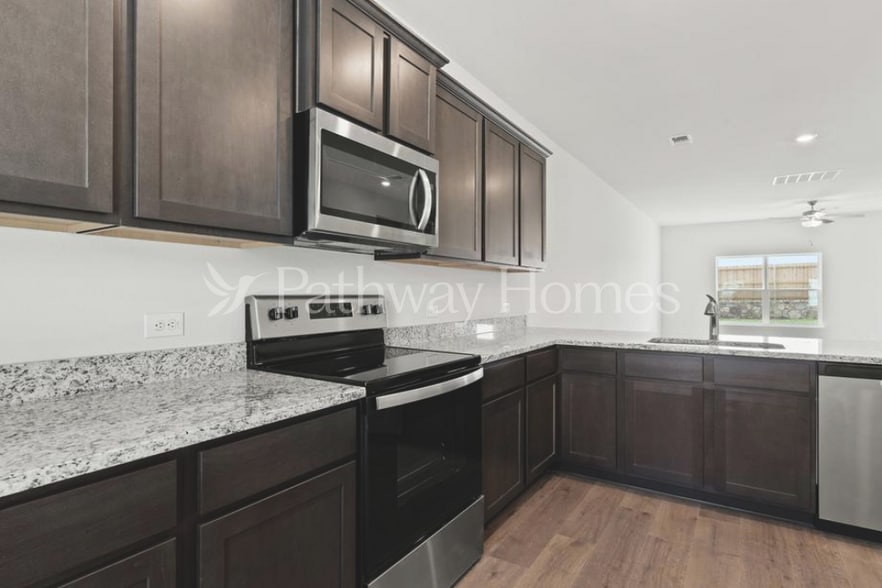 Building Photo - 916 Burlington Ave