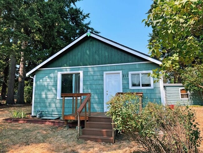 Primary Photo - Perfect 2 spacious bedroom, 1 bath home in...