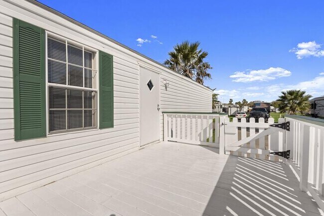 Building Photo - 5040 St Kitts Calle St