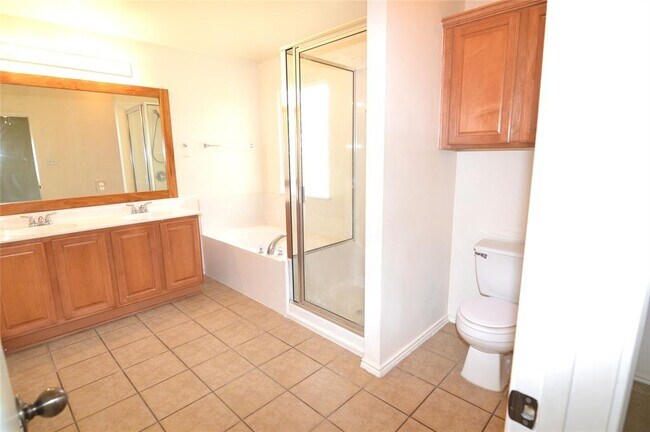 Building Photo - 3148 Henderson Path
