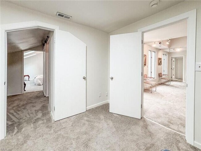 Building Photo - WATERFRONT 5 BEDROOM/4 BATH IN VIRGINIA BEACH! READY FOR RENT!!