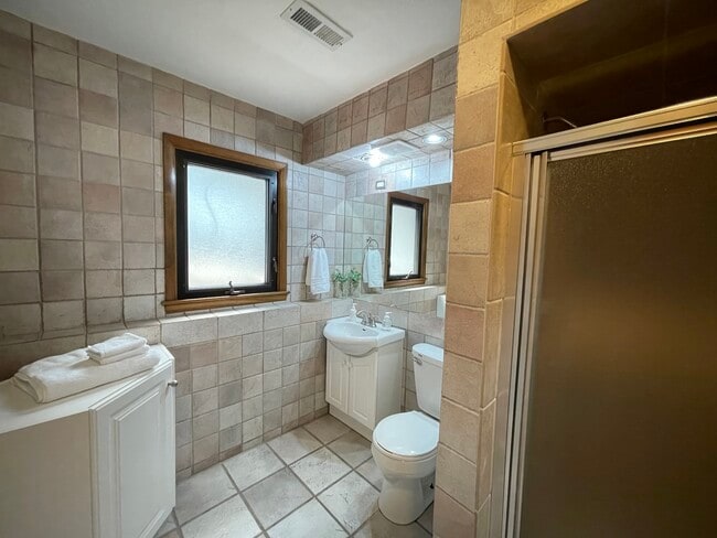 Building Photo - 5S509 Campbell Dr